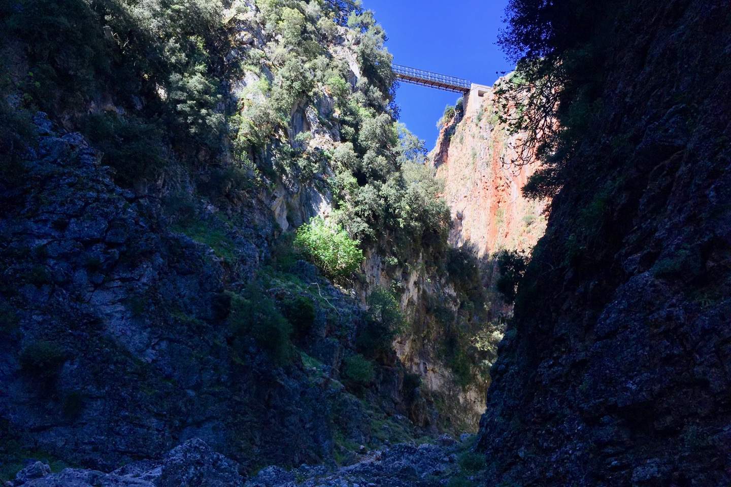 Die Aradena Brücke von unten