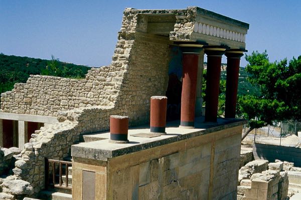 Rekonstruierte Säulen in Knossos