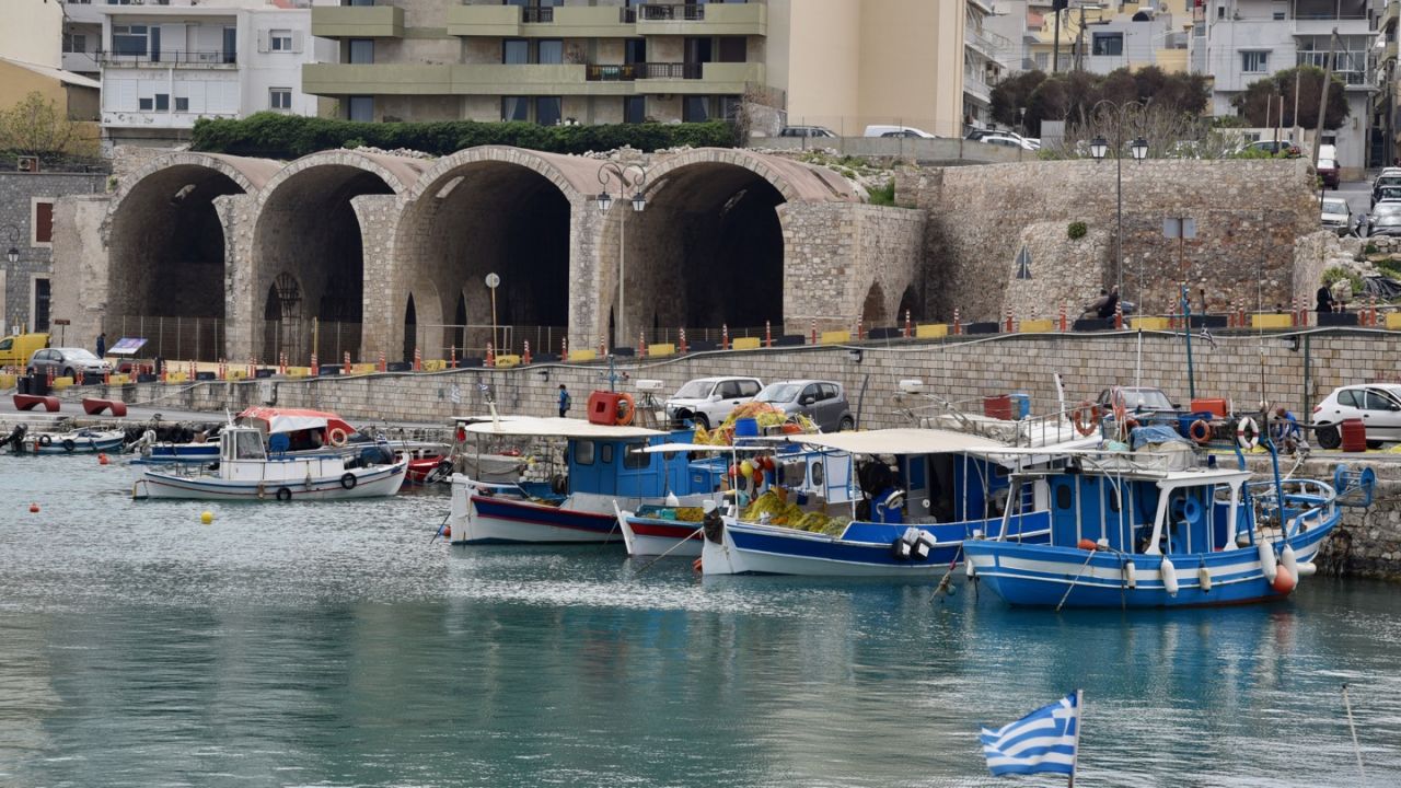 Neori Vechi am Hafen von Heraklion