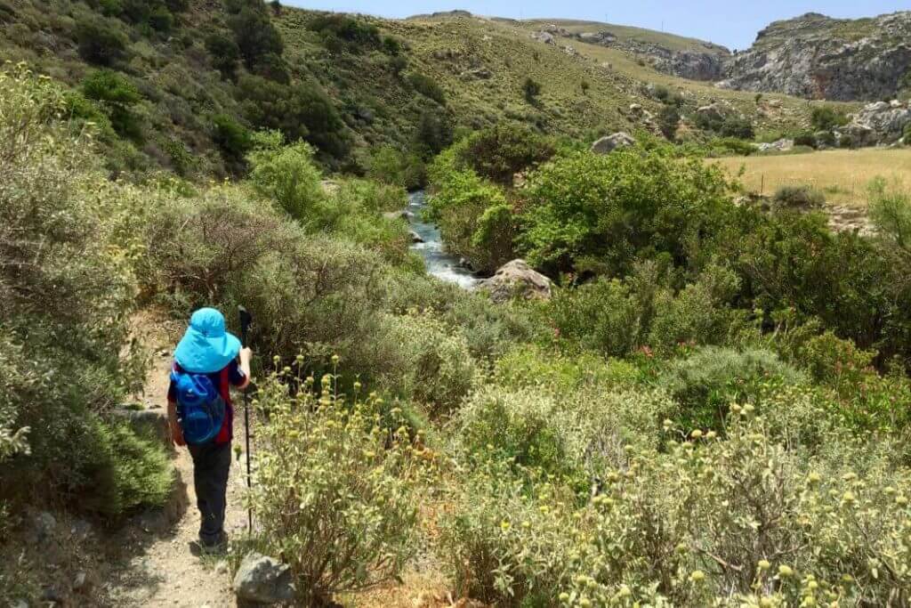 Bei einer Wanderung lässt sich Kreta mit Kindern besonders gut entdecken.