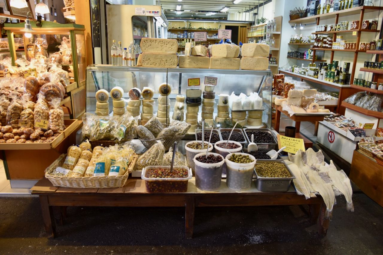 Geschäft mit Essen in der Markthalle Chania