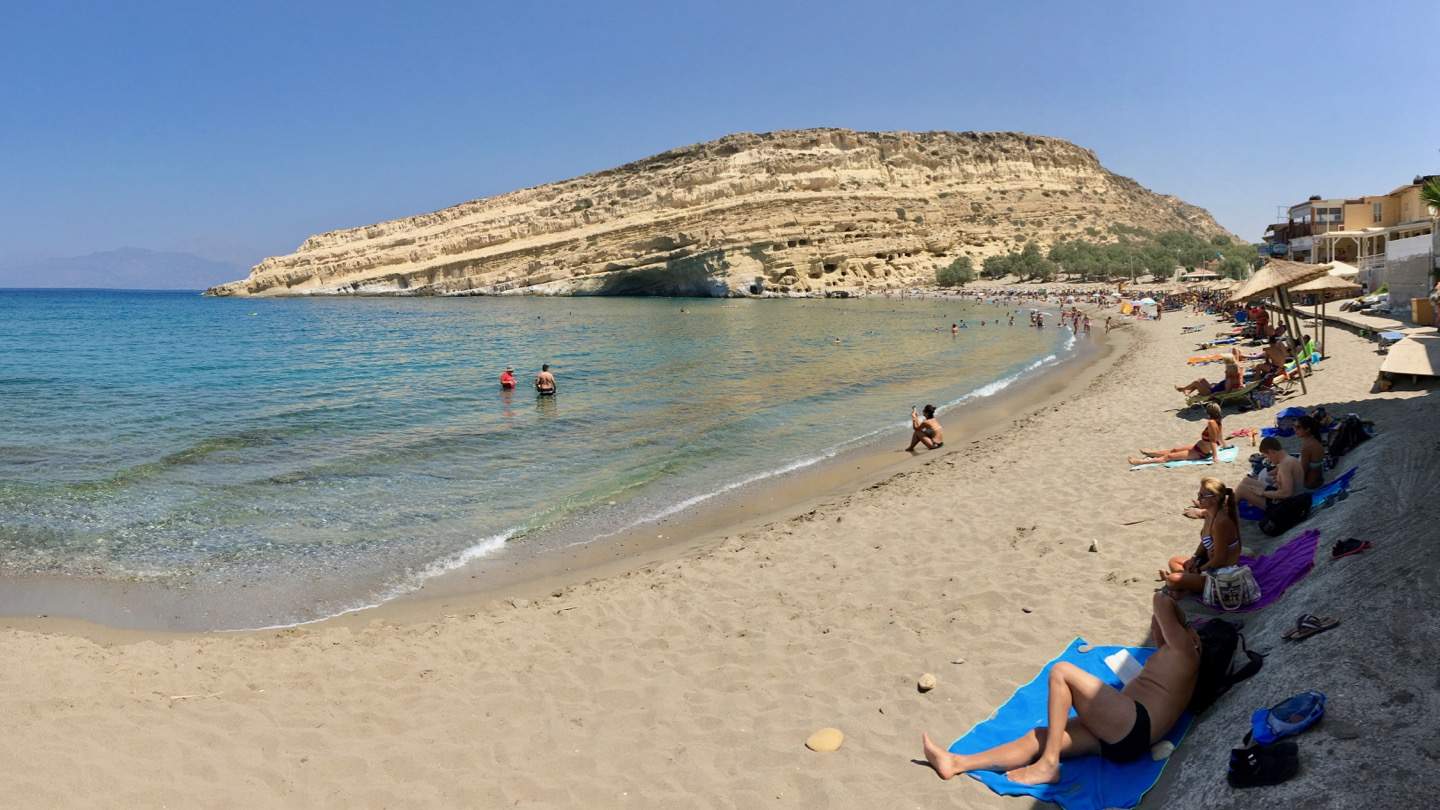 Strand und Höhlen von Matala